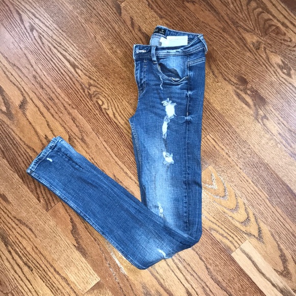 Zara Denim - Zara Trafaluc Ripped Jeans Zara Denim - Zara Trafaluc Ripped Jeans